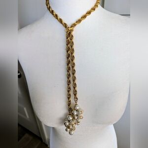 Elegant Vintage Gold and Pearl Necklace